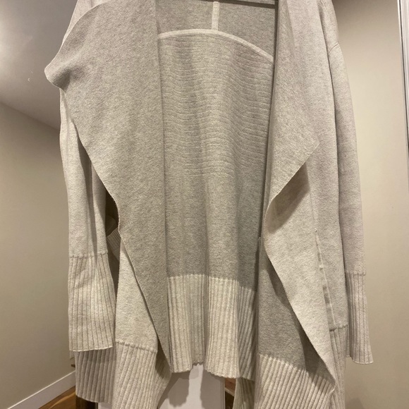 Lululemon reversible still lotus cardigan - Picture 4 of 4